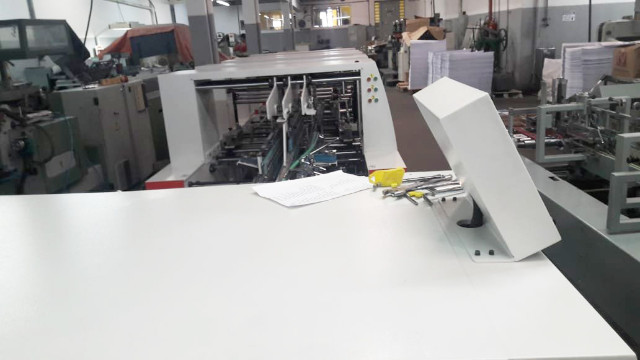 Diamond BFT - Dobradeira-Coladeira com Cola Lateral, Pre-Vinco e Fundo Automático - BFT