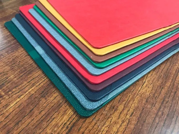 CornerBook CR350  - Máquina Semi-Automática para  Arredondar Cantos de Capa Dura